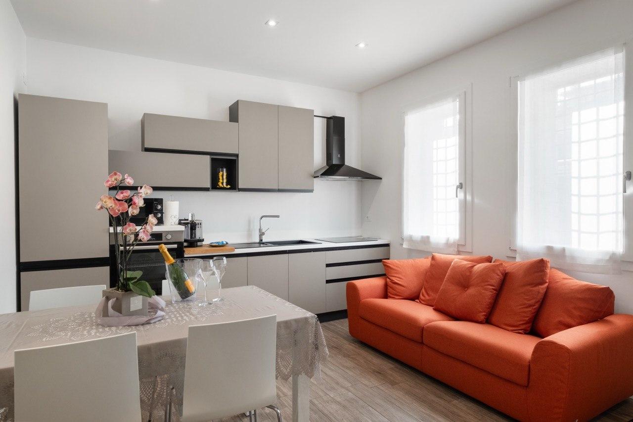 Living room and kitchen at Civico 36 in Vicenza